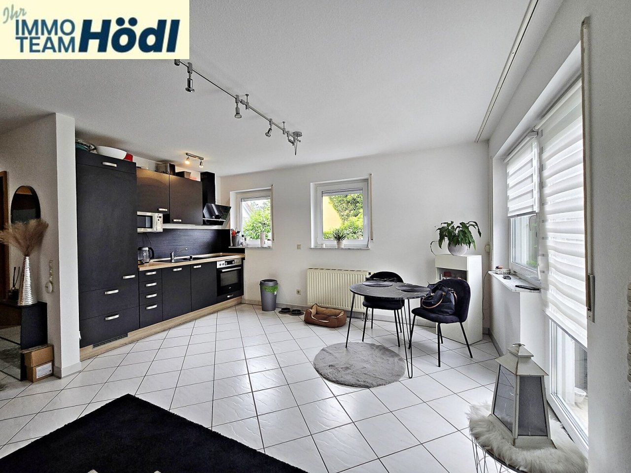 2.Foto Wohn-und Esszimmer mit offener Küche 2.Foto Wohn-und Esszimmer mit offener Küche