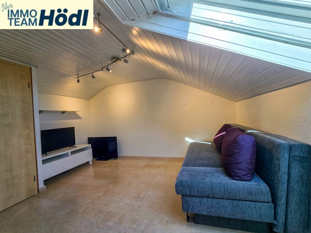 Zimmer DG Blick von links nach rechst Zimmer DG Blick von links nach rechst