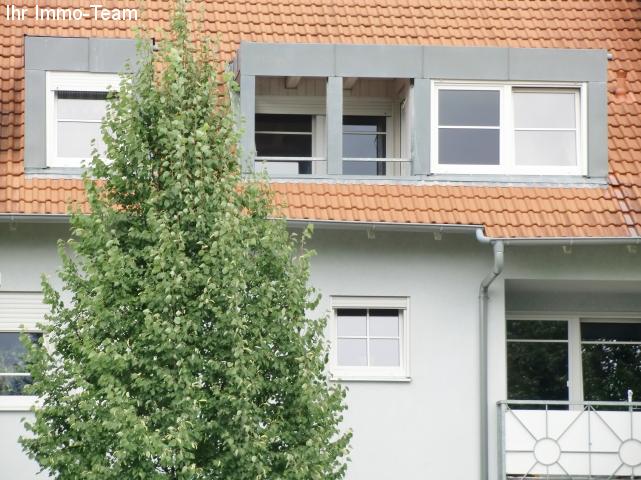 Reutlingen: Helle Lichtdurchflutete 2-Zimmer-Dachgeschosswohnung nicht nur etwas für Singels  Reutlingen: Helle Lichtdurchflutete 2-Zimmer-Dachgeschosswohnung nicht nur etwas für Singels