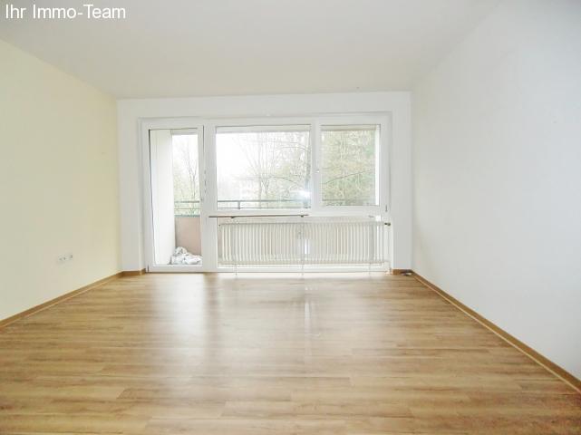 Reutlingen: Helle Wohnung mit Balkon und Garage  Reutlingen: Helle Wohnung mit Balkon und Garage