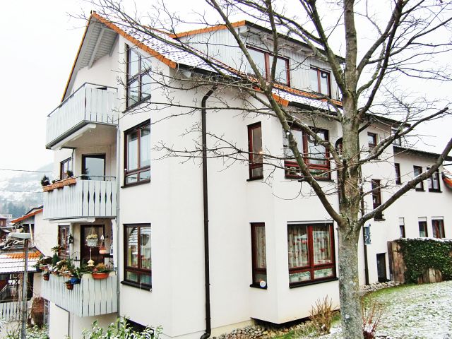 Eningen unter Achalm: Top gepflegte, lichtdurchflutete Wohnung, zentrumsnah aber trotzdem ruhig  Eningen unter Achalm: Top gepflegte, lichtdurchflutete Wohnung, zentrumsnah aber trotzdem ruhig