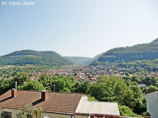 Lichtenstein: Vielseitig nutzbares Haus in ruhiger Lage mit Traumsicht sucht neuen Besitzer  Lichtenstein: Vielseitig nutzbares Haus in ruhiger Lage mit Traumsicht sucht neuen Besitzer