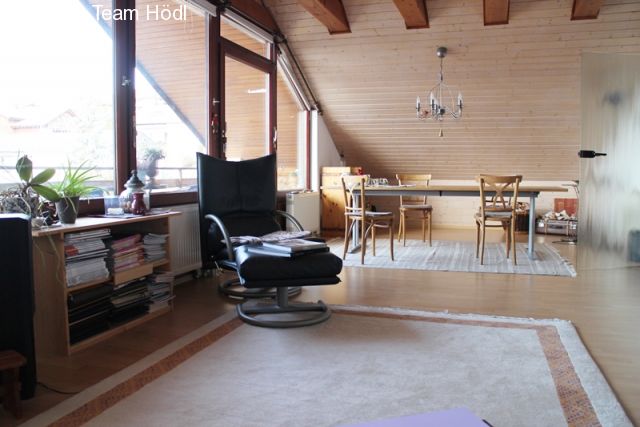 Mössingen: Helle großzügig geschnittene Dachgeschosswohnung, Balkon  Mössingen: Helle großzügig geschnittene Dachgeschosswohnung, Balkon